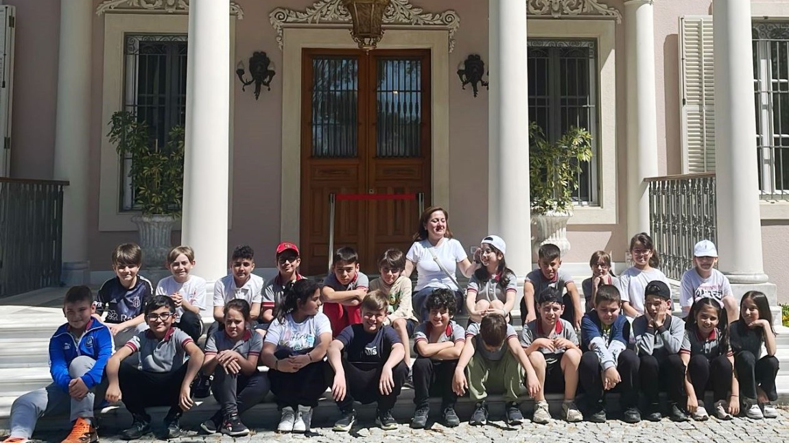 Öğrencilerimiz Yeşilova Höyüğü, Ege Ünv. Tabiat Tarihi Müzesi ve Arkas Deniz Tarihi Müzelerine Gezi Düzenlediler